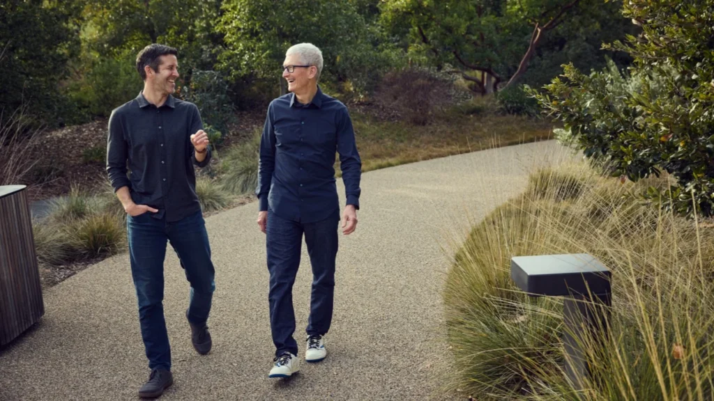 John Ternus, Apple, Tim Cook, yapay zeka, donanım mühendisliği