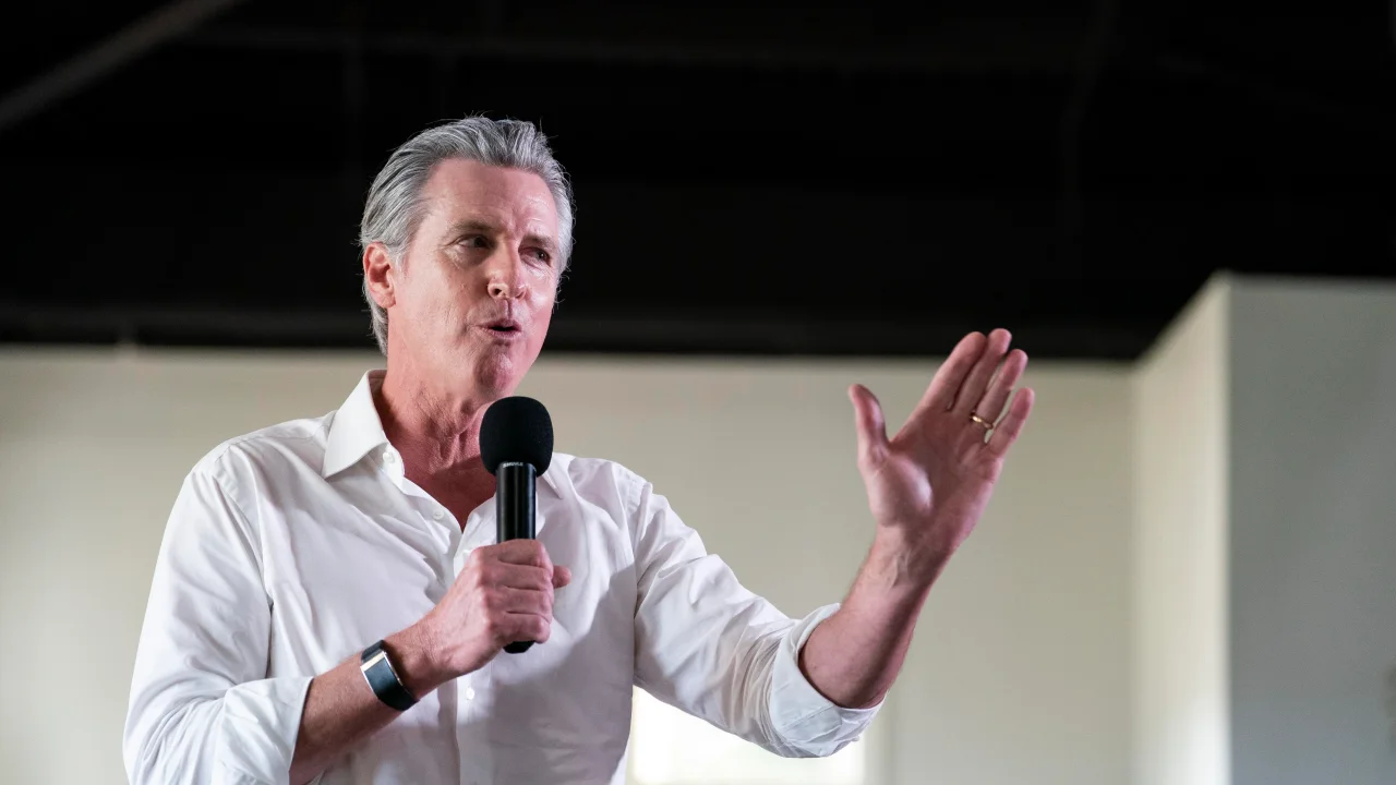 Kaliforniya Valisi Gavin Newsom’dan Yapay Zeka için ‘Kapatma Anahtarı’ Hamlesi