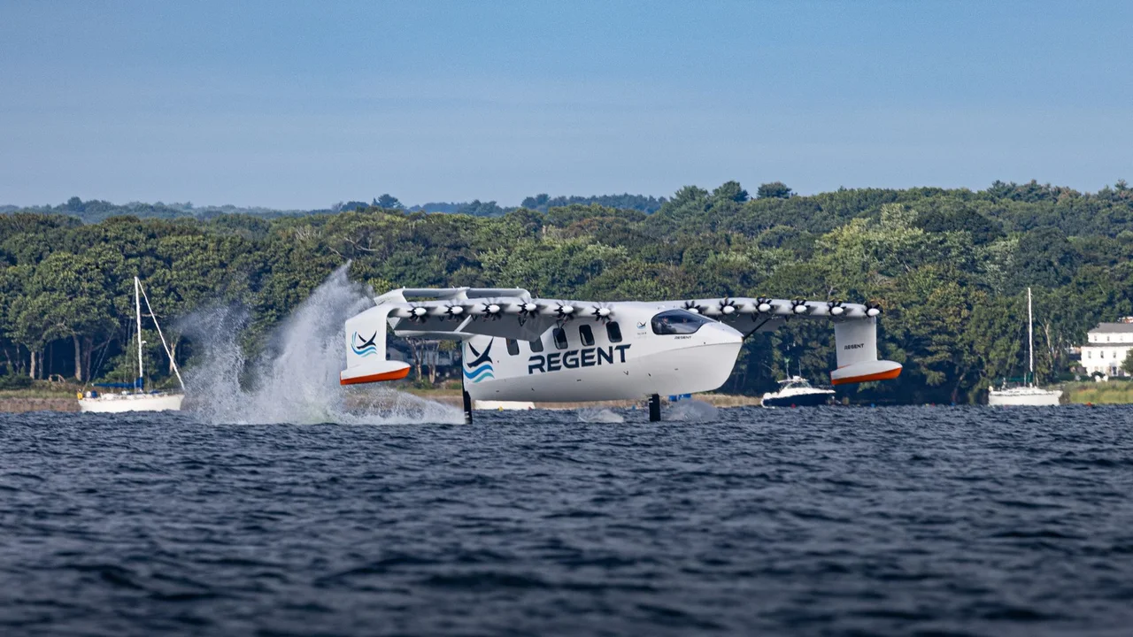REGENT Viceroy Seaglider İlk İnsan Mürettebatlı Uçuşunu Tamamladı