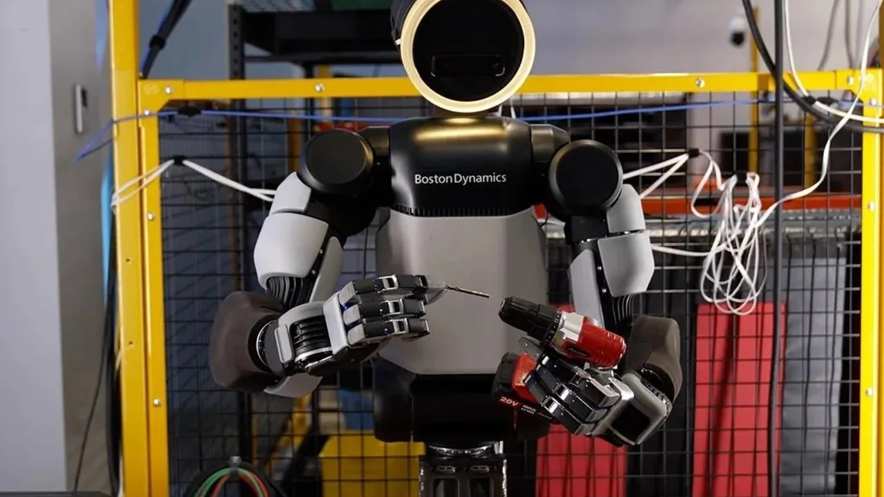 Boston Dynamics’in Atlas Robotu Yeni Elleriyle Daha Yetenekli